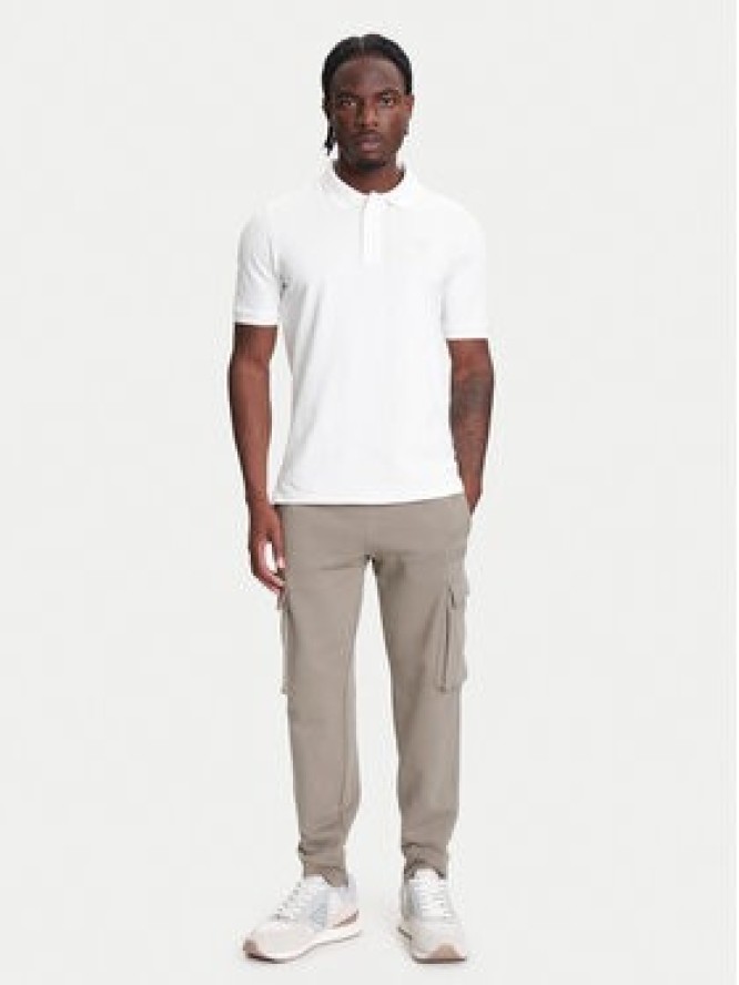 Guess Spodnie dresowe Z4YB08 KAIJ1 Khaki Regular Fit