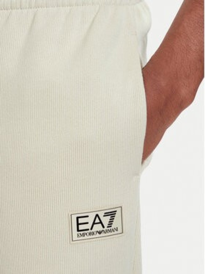 EA7 Emporio Armani Spodnie dresowe 7M002235 AF21822 U1079 Beżowy jasny Regular Fit