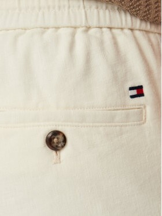 Tommy Hilfiger Chinosy Harlem MW0MW42336 Kremowy Regular Fit