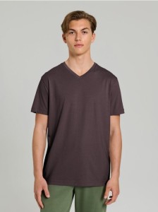 Koszulka z dekoltem w serek - brązowy