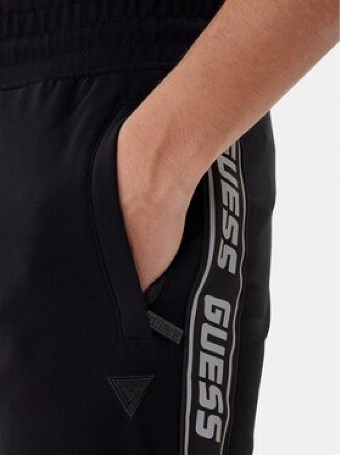 Guess Szorty sportowe Z2YD02 K6ZS1 Czarny Regular Fit