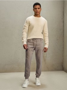 Jeansy jogger - kremowy