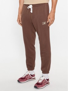 New Balance Spodnie dresowe NB Essentials Sweatpant MP33509 Brązowy Regular Fit