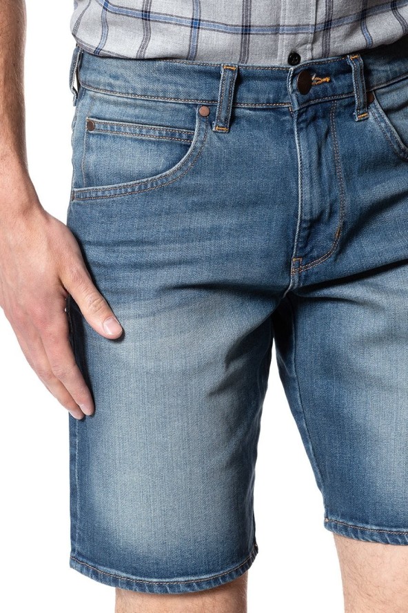 KRÓTKIE SPODENKI WRANGLER REGULAR SHORT GREEN LAGOON W15UX475C 112127159