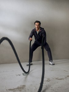 4F Bluza treningowa regular z kapturem męska - szara M