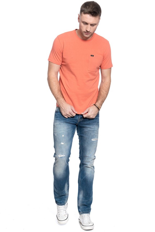 MĘSKI T-SHIRT LEE SS POCKET TEE PAPRIKA L64PSWNI 112115854