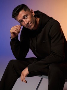 4F Bluza dresowa regular z kapturem męska 4F x Robert Lewandowski - brązowa XXL