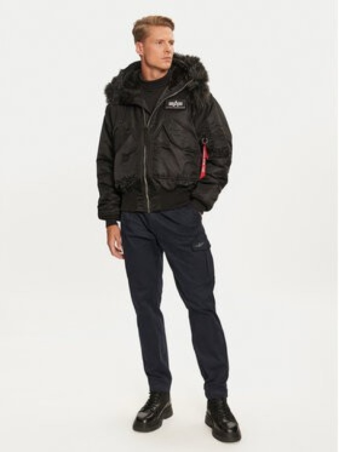 Alpha Industries Kurtka zimowa 113145 Czarny Regular Fit