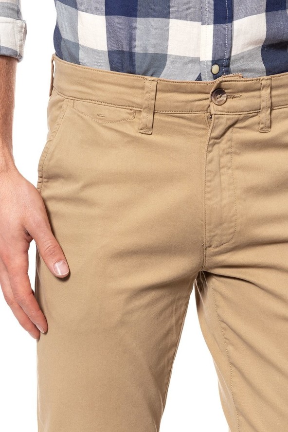 WRANGLER SPODNIE MĘSKIE CHINO GOLDEN SAND W16LRN223 112127318