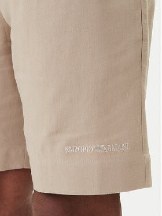 Emporio Armani Szorty materiałowe EM000681 AF20590 U6213 Beżowy Regular Fit