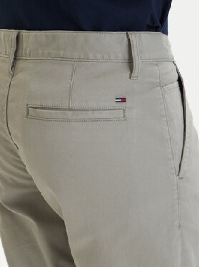 Tommy Jeans Szorty materiałowe Scanton DM0DM22852 Zielony Slim Fit