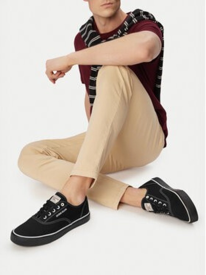 Guess Jeans Tenisówki CWBEO-ROCKFORD-01 WE Czarny