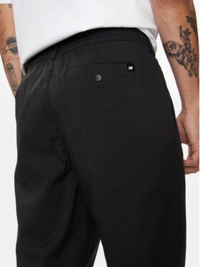 New Balance Spodnie materiałowe Athletics Standard MP43554BK Czarny Regular Fit