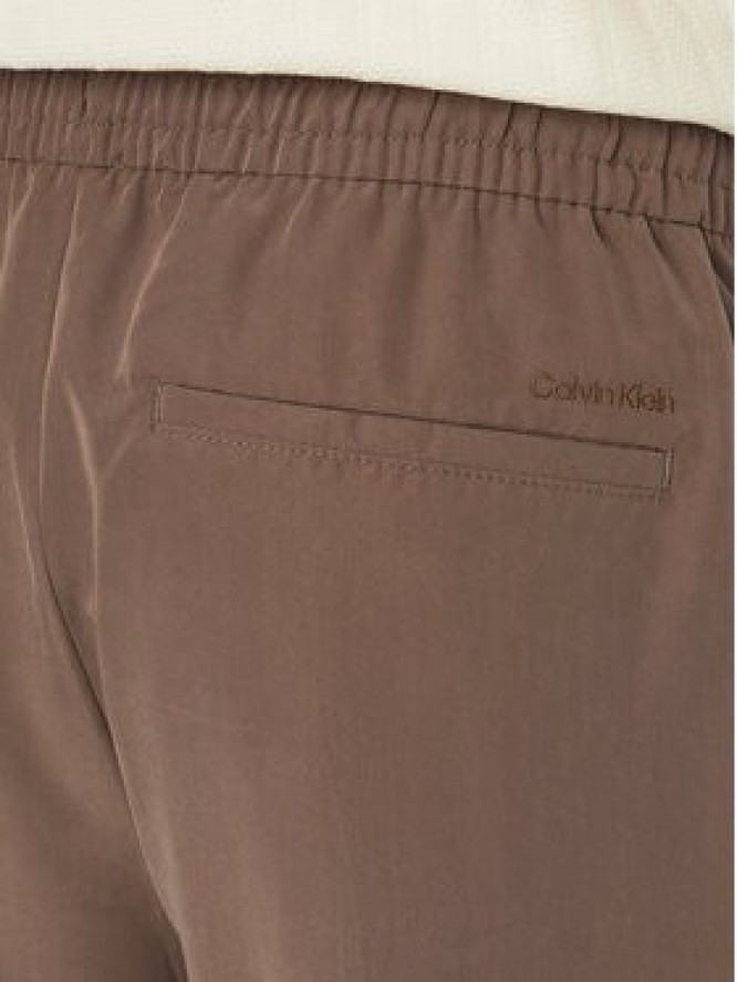 Calvin Klein Szorty materiałowe LV04LF614G Brązowy Relaxed Fit