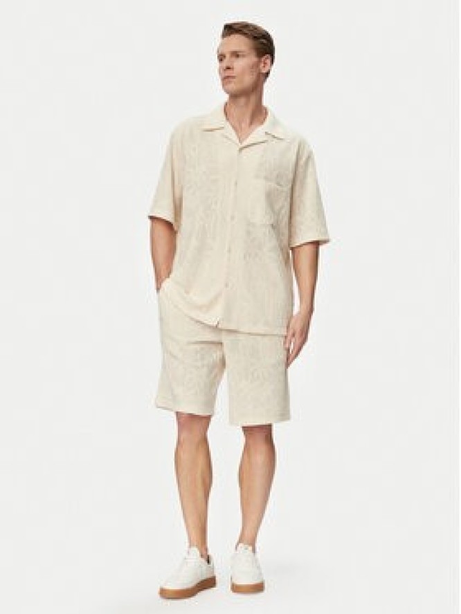 Guess Szorty sportowe F6GD03 kremKG362 Kremowy Regular Fit