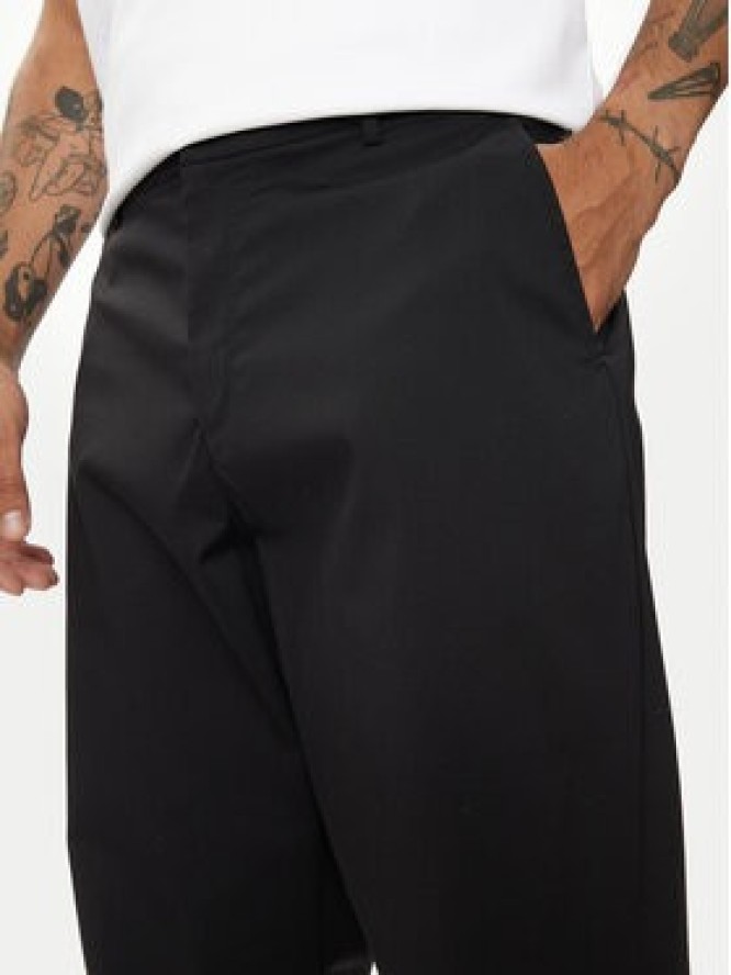 New Balance Spodnie materiałowe Athletics Standard MP43554BK Czarny Regular Fit