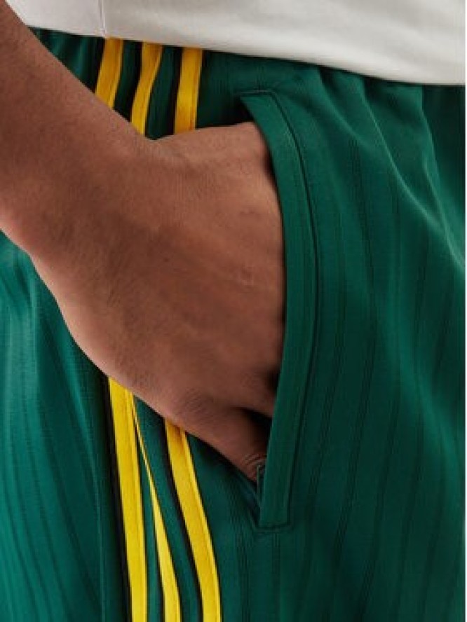 adidas Szorty sportowe Firebird Engineered Stripes KS5504 Zielony Regular Fit