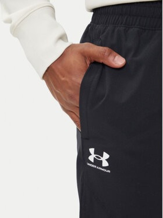 Under Armour Spodnie dresowe UA Vibe Woven 1386557 Czarny Regular Fit