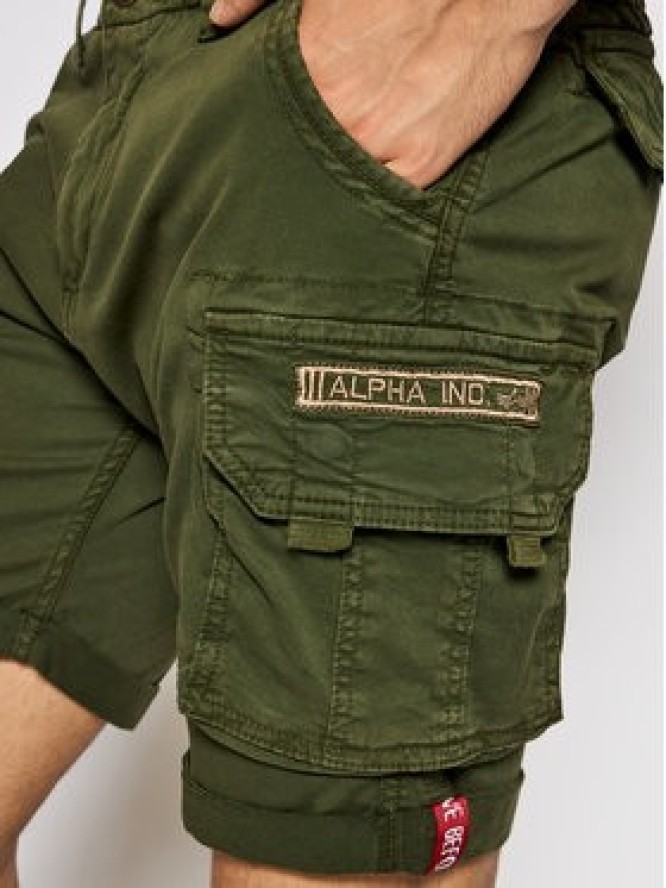 Alpha Industries Szorty materiałowe Crew 176203 Zielony Slim Fit
