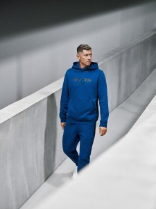 4F Bluza dresowa regular z kapturem męska 4F x Robert Lewandowski - granatowa M