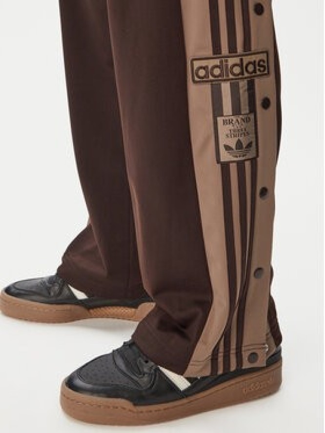adidas Spodnie dresowe Adibreak Classic KS7398 Brązowy ciemny Regular Fit