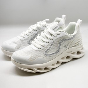 But sportowy DIMU biały