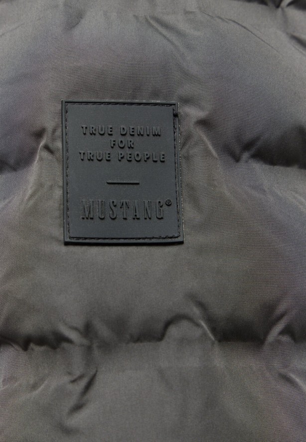 MUSTANG CRESTON MĘSKA KURTKA PRZEJŚCIOWA PIKOWANA PIRATE BLACK 1015599 4088