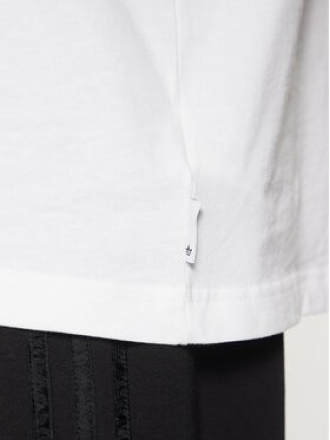 adidas T-Shirt Trefoil Series Fashion Elevated Tee JD0665 Biały Regular Fit