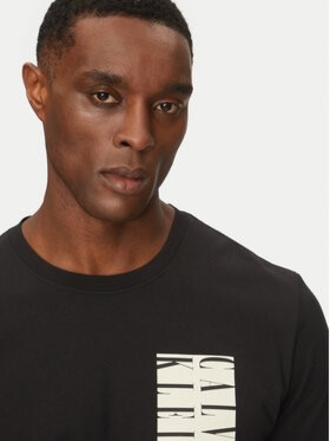 Calvin Klein Jeans T-Shirt Serif Box Graphic J30J327474 Czarny Regular Fit