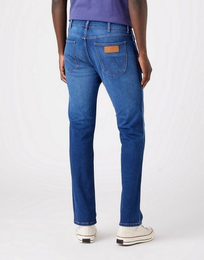 WRANGLER GREENSBORO MĘSKIE SPODNIE JEANSOWE JEANS DŻINSY HEARTBREAKER W15QYI23A 112320205