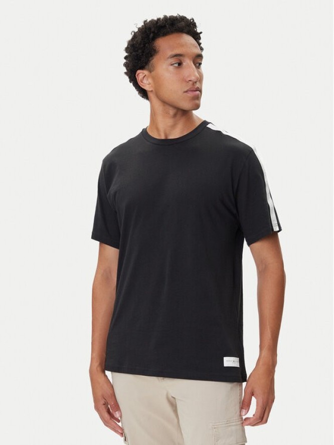 Tommy Hilfiger T-Shirt Logo UM0UM03005 Czarny Regular Fit