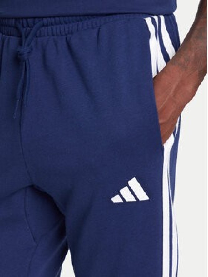 adidas Spodnie dresowe Essential 3-Stripes JD1878 Niebieski Regular Fit