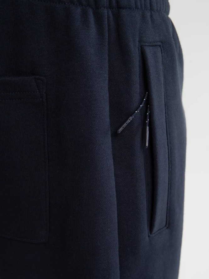 Szorty męskie dresowe wiązane w pasie granatowe Kersyner 403