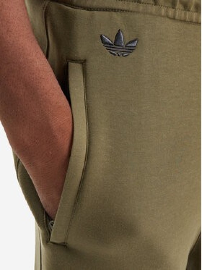 adidas Spodnie dresowe Neuclassics JW5444 Zielony Loose Fit