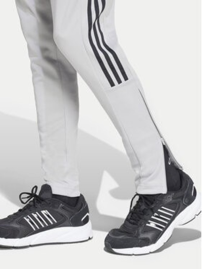 adidas Spodnie dresowe Tiro IY4288 Szary Regular Fit