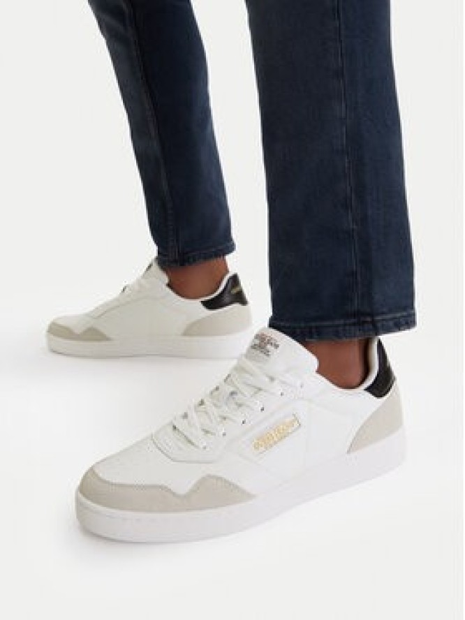 Guess Jeans Sneakersy CWBEO-LUNARI-01 WE Biały