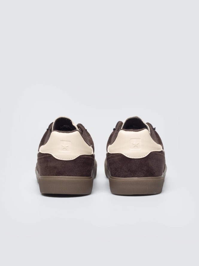 sneakersy męskie z jasnymi akcentami brązowe tt174092 803