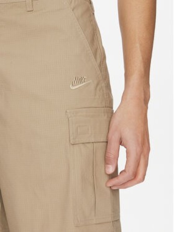 Nike Szorty materiałowe FN3517 Brązowy Standard Fit