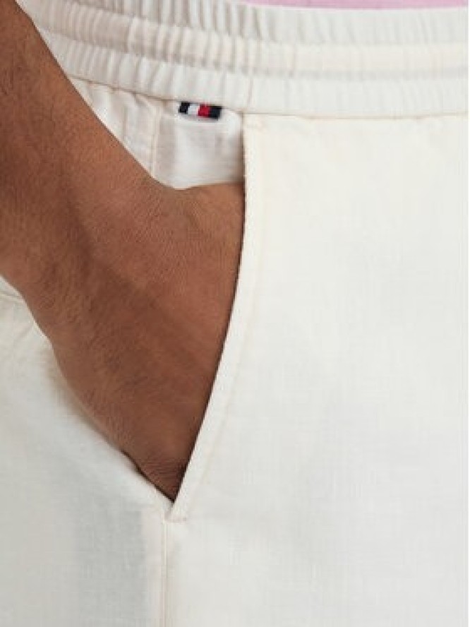 Tommy Hilfiger Szorty materiałowe Dover MW0MW44358 Biały Regular Fit