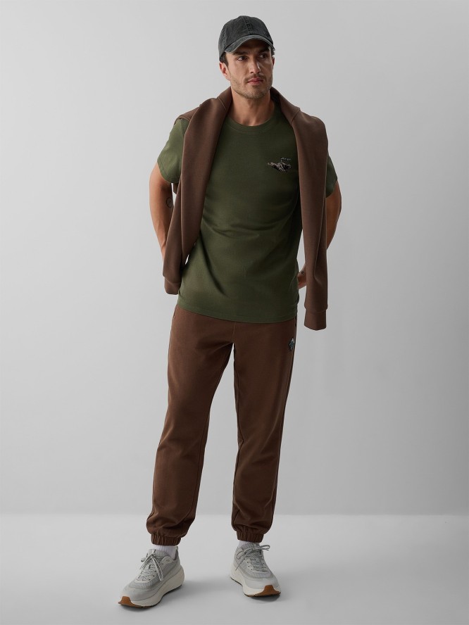 4F T-shirt regular z nadrukiem męski - khaki XXL