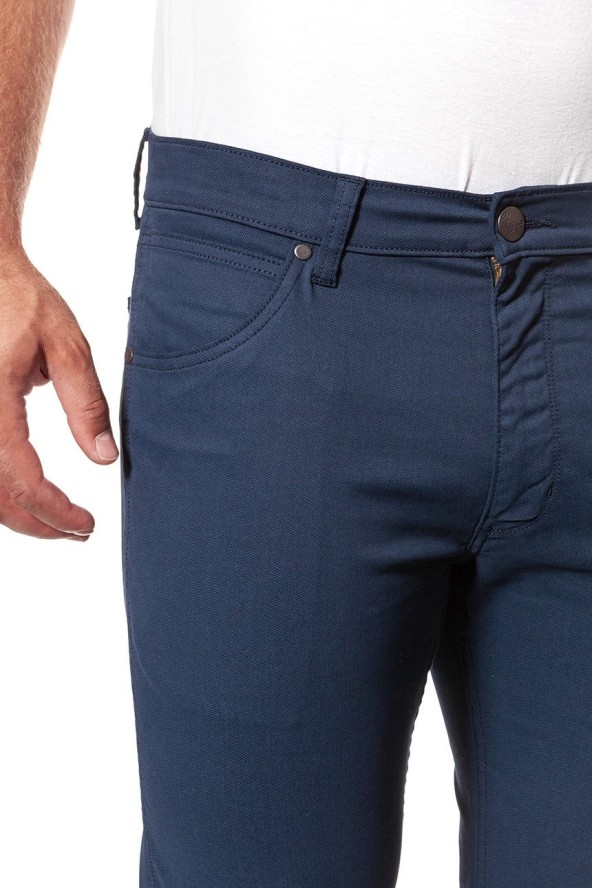 WRANGLER SPODNIE MĘSKIE GREENSBORO NAVY W15QGE114 112126910