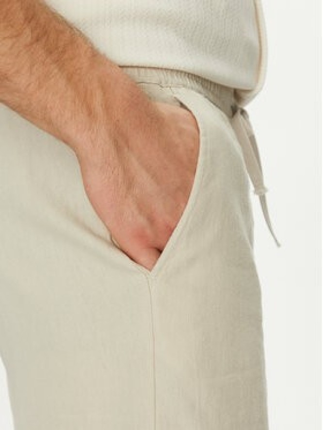 Guess Szorty materiałowe F5GD00 WH4J0 Zielony Regular Fit