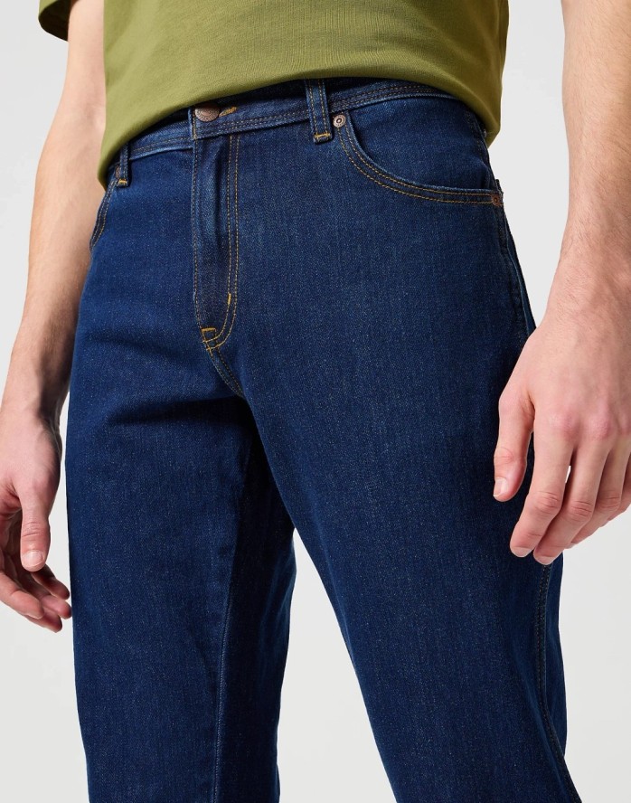 SPODNIE MĘSKIE WRANGLER TEXAS DARKSTONE W12105009 112126032