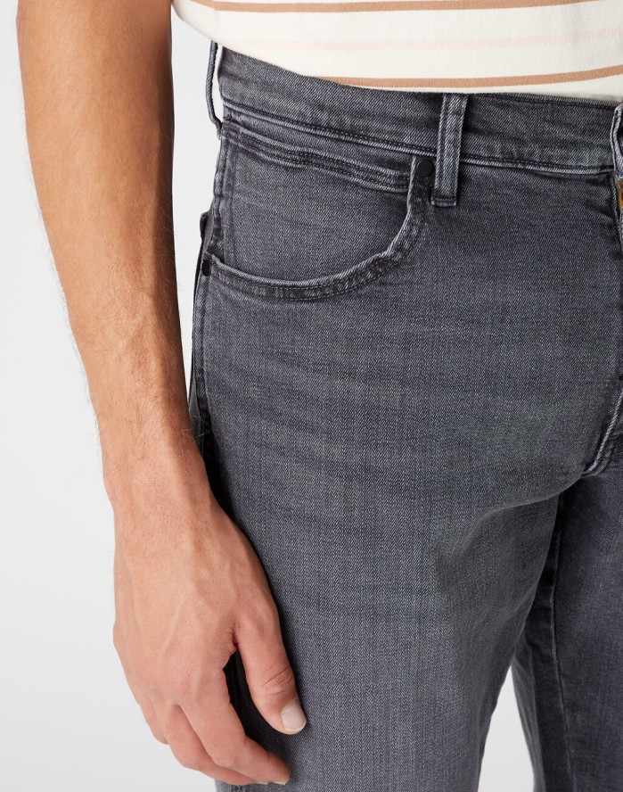 WRANGLER RIVER MĘSKIE SPODNIE JEANSOWE JEANSY DŻINSY BLACKOUT W17T29Z79 112331067