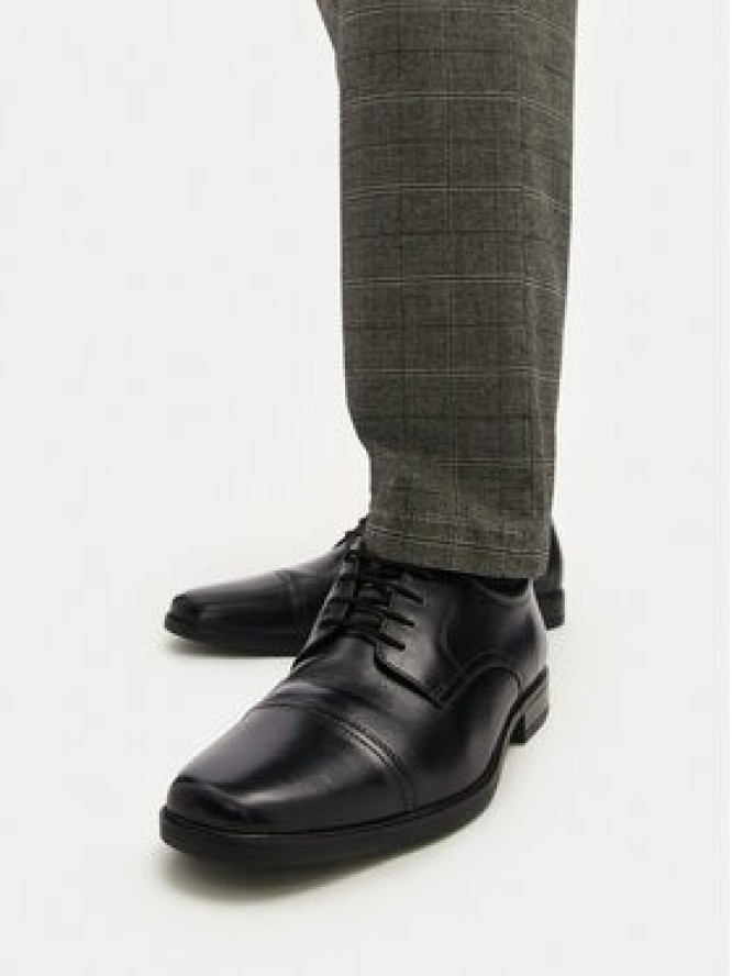 Clarks Półbuty Howard Cap 261620127 Czarny
