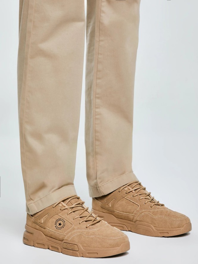 Sneakersy męskie ze skóry ekologicznej beżowe OO174578 801