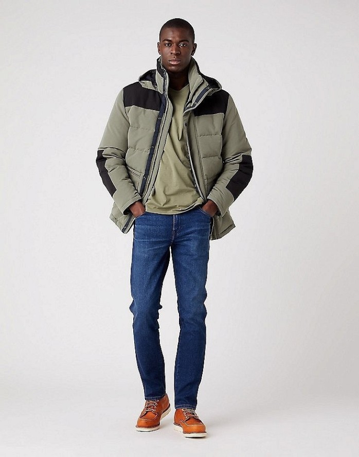 WRANGLER TEXAS SLIM MĘSKIE SPODNIE JEANSOWE BLUE NUN W12SU825I 112320083