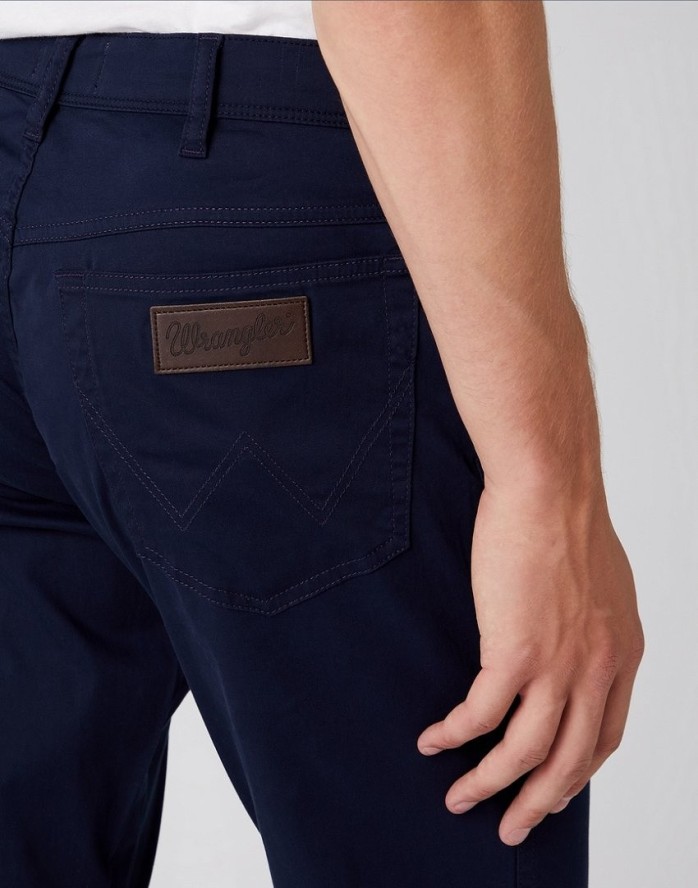 WRANGLER TEXAS SLIM MĘSKIE SPODNIE MATERIAŁOWE NAVY W12SEA114 112145790