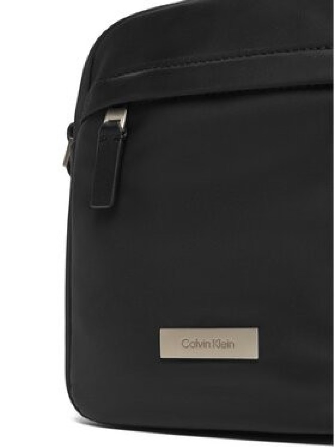 Calvin Klein Saszetka Sleek Reporter LV04D3180G Czarny