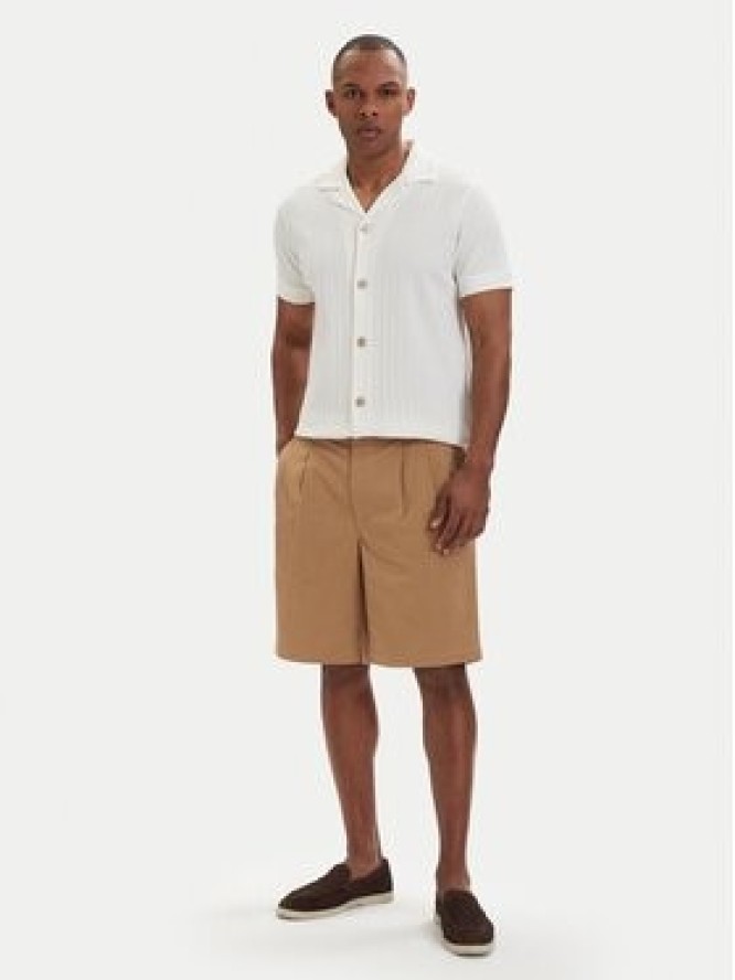 Calvin Klein Jeans Szorty materiałowe LV04RF612G Beżowy ciemny Regular Fit